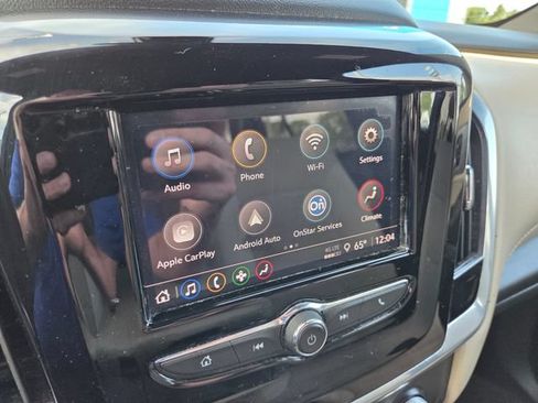 Used 2022 Chevrolet Traverse LS FWD image 14