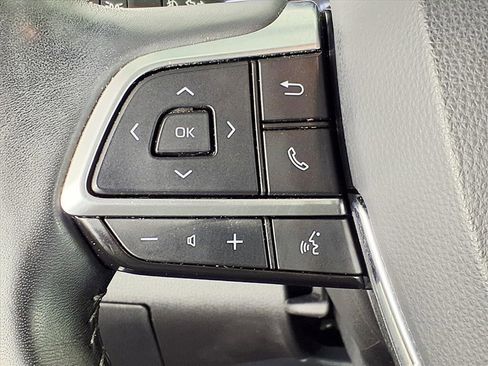 Used 2021 Toyota Highlander XLE image 16