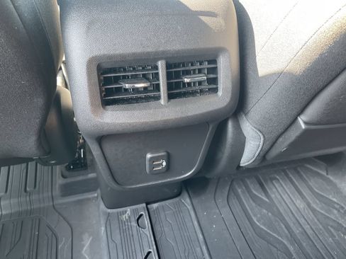 Used 2024 GMC Terrain SLE w/ Driver Convenience Package FWD image 22