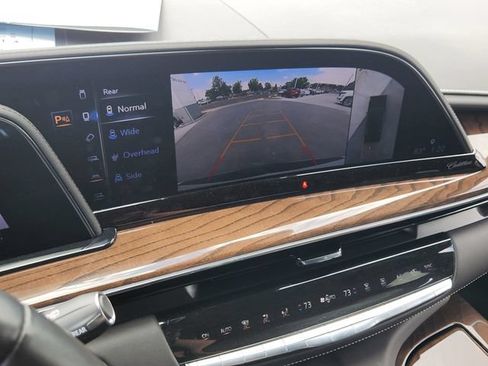 Used 2023 Cadillac Escalade Sport Platinum w/ Heavy-Duty Trailer Package AWD/4WD image 16