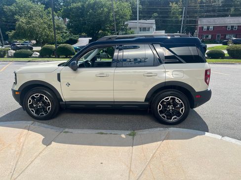 Used 2025 Ford Bronco Sport Outer Banks w/ Outer Banks Tech Package+ AWD/4WD image 4