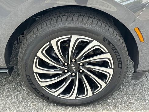 New 2025 Lincoln Navigator L Black Label AWD/4WD image 13