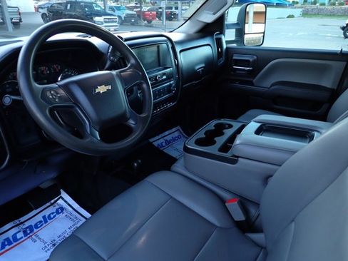 Used 2018 Chevrolet Silverado 2500 W/T AWD/4WD image 10