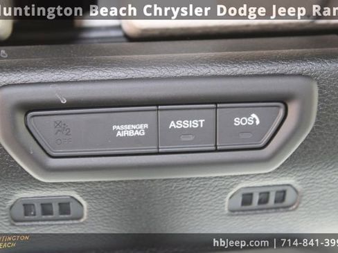 Used 2023 Jeep Wrangler Unlimited Sahara image 37
