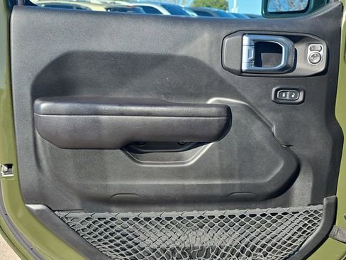 Used 2021 Jeep Gladiator Sport image 26