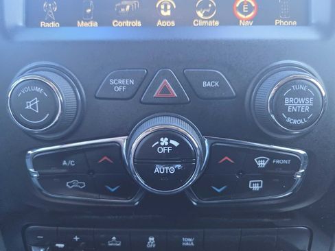 Used 2015 RAM 1500 Sport w/ Convenience Group image 27