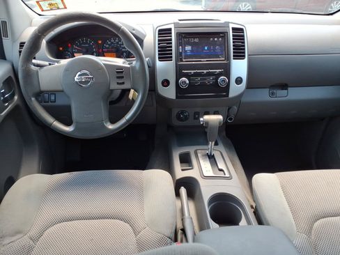 Used 2010 Nissan Frontier SE AWD/4WD image 10