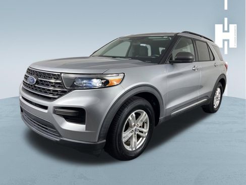 Used 2020 Ford Explorer XLT RWD image 4