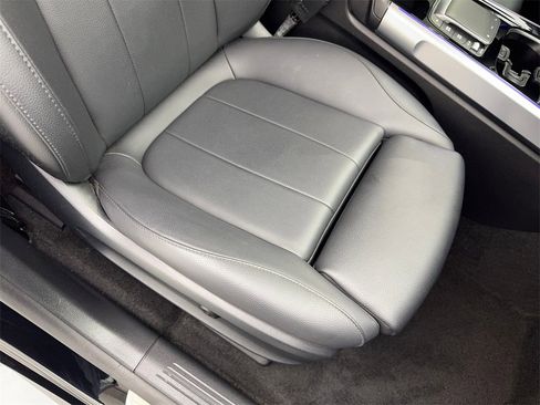 Used 2023 Mercedes-Benz EQB 300 4MATIC image 45