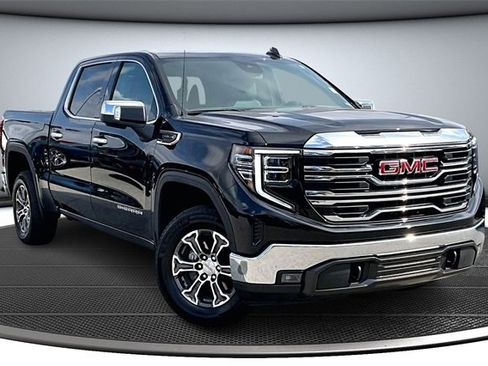 Used 2025 GMC Sierra 1500 SLT image 3