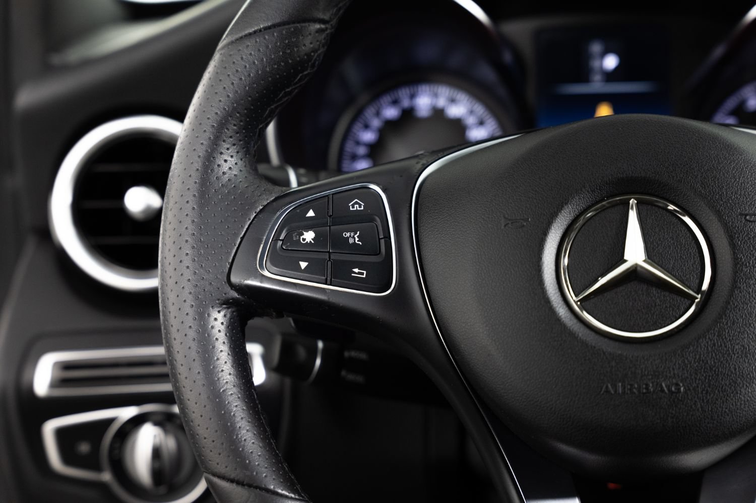 Used 2018 Mercedes-Benz C 300 4MATIC Sedan w/ Premium Package image 29