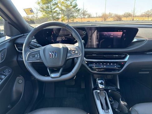 Used 2025 Buick Envista Avenir image 25