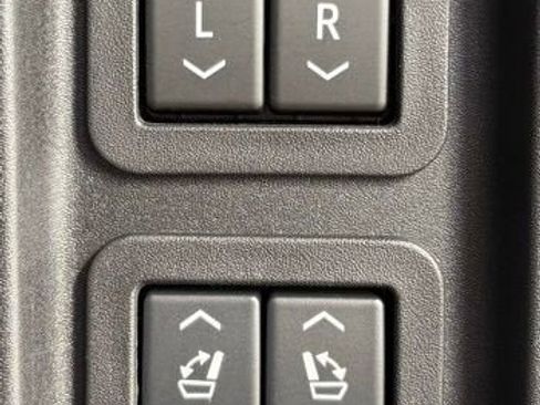 New 2026 Buick Enclave Avenir image 13