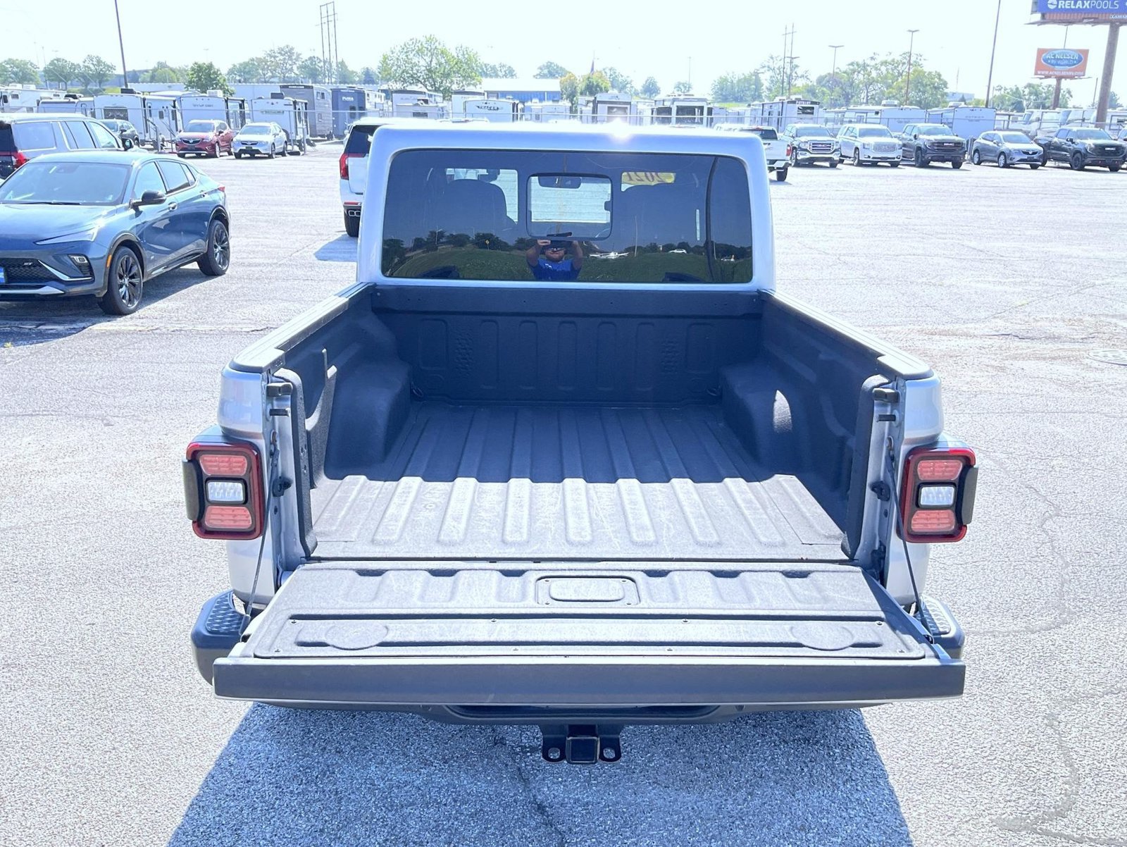 Used 2021 Jeep Gladiator Overland AWD/4WD image 21