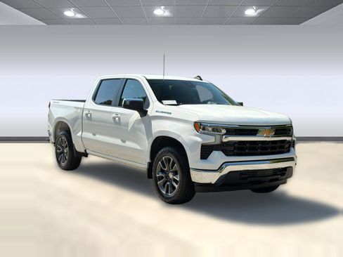 Used 2024 Chevrolet Silverado 1500 LT AWD/4WD image 7