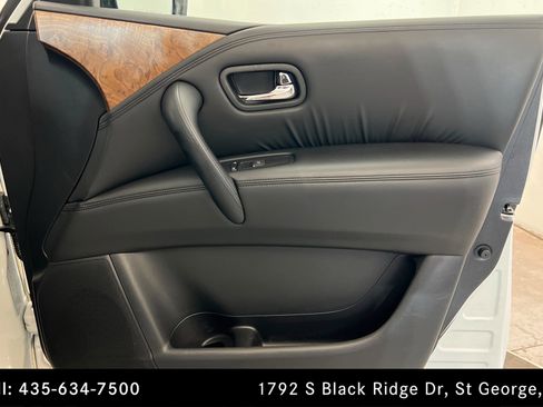 Used 2022 Nissan Armada SL w/ Captain's Chairs Package AWD/4WD image 23