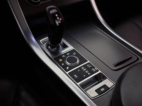 Used 2016 Land Rover Range Rover Sport HSE image 38