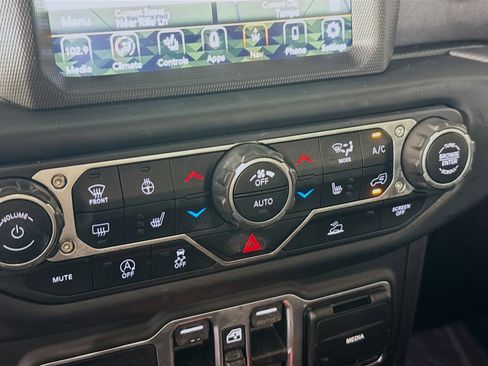 Used 2020 Jeep Gladiator Mojave image 19