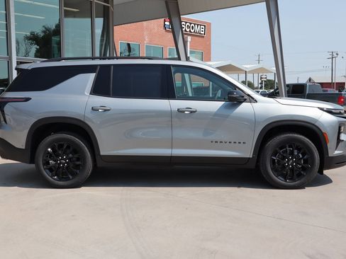 New 2026 Chevrolet Traverse LT w/ Enhanced Driving Package image 40