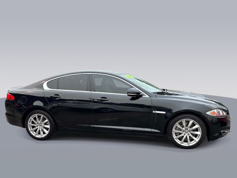 Used 2012 Jaguar XF RWD image 8