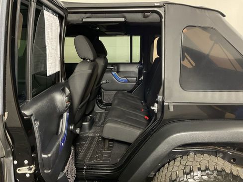 Used 2016 Jeep Wrangler Unlimited Sport image 28