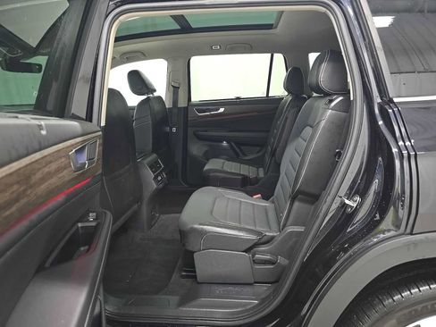 Used 2024 Volkswagen Atlas SEL AWD/4WD image 13