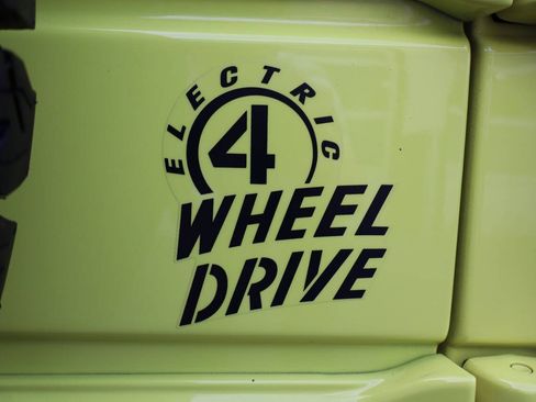 Used 2024 Jeep Wrangler Unlimited AWD/4WD image 3