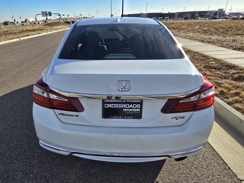 Used 2016 Honda Accord EX image 4