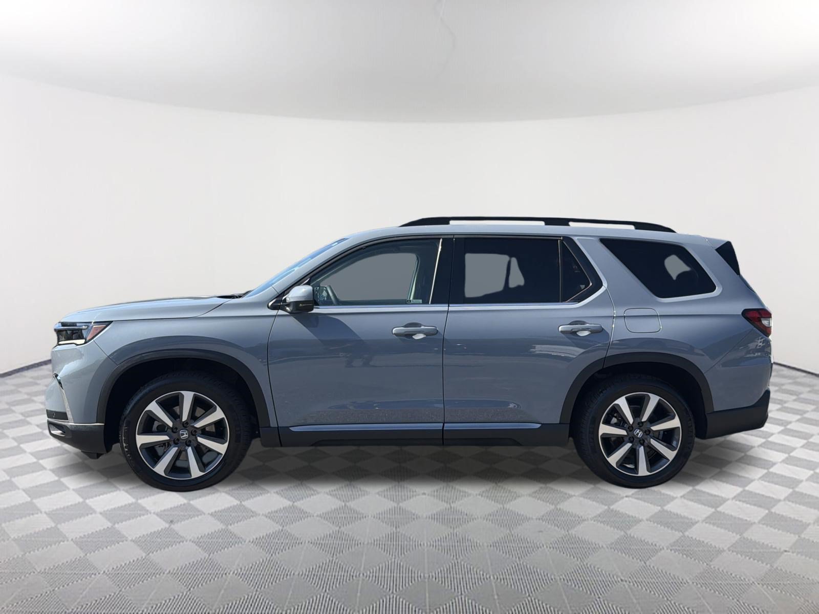 Used 2023 Honda Pilot Touring image 9