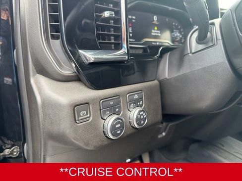 Used 2024 GMC Sierra 3500 SLE w/ SLE Convenience Package AWD/4WD image 8