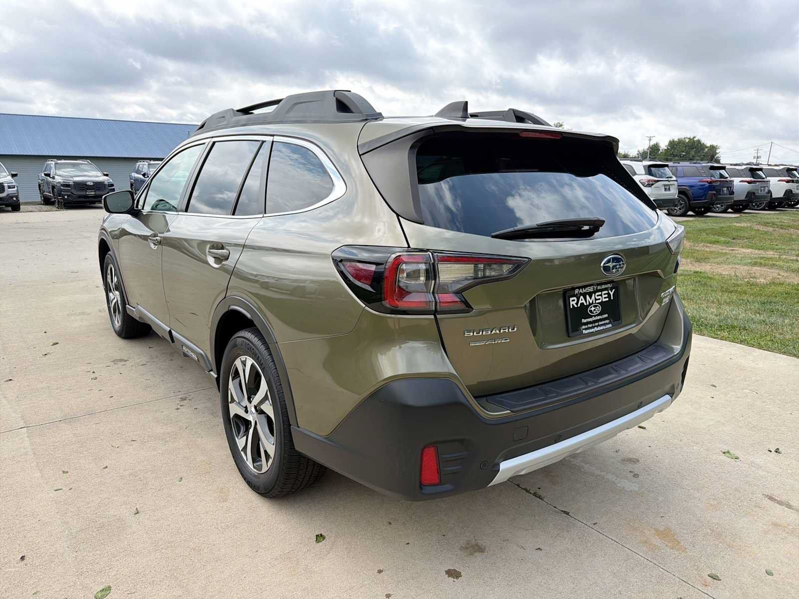 Used 2021 Subaru Outback Limited AWD/4WD image 4