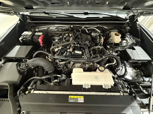 Certified 2024 Toyota Tacoma TRD Off-Road AWD/4WD image 10