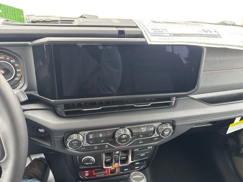 New 2026 Jeep Gladiator Mojave image 16