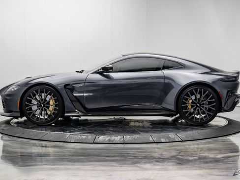 Used 2023 Aston Martin V12 Vantage RWD image 8