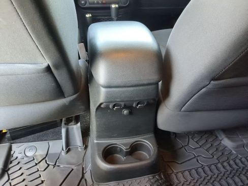 Used 2016 Jeep Wrangler Unlimited Sport w/ Connectivity Group AWD/4WD image 13