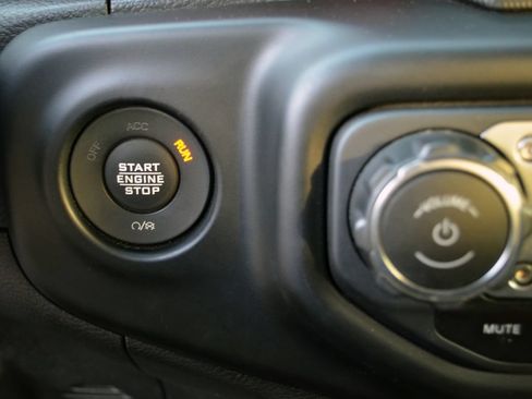 Used 2021 Jeep Wrangler Unlimited Rubicon AWD/4WD image 17
