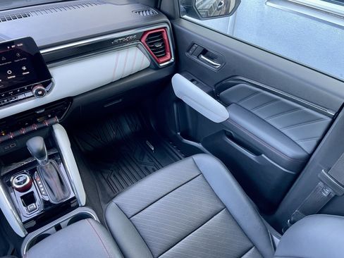 Used 2024 GMC Canyon AT4X AWD/4WD image 18