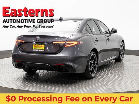 Used 2024 Alfa Romeo Giulia Veloce AWD/4WD image 5