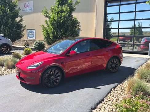 Used 2023 Tesla Model Y Performance AWD/4WD image 28