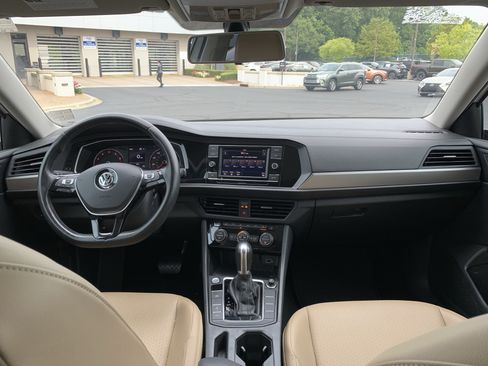 Used 2019 Volkswagen Jetta SE FWD image 30