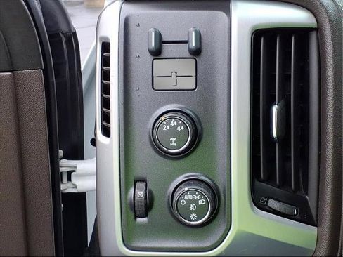 Used 2015 GMC Sierra 2500 SLT w/ Suspension Package, Off-Road image 19