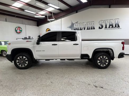 Used 2024 Chevrolet Silverado 2500 Custom w/ Custom Value Package AWD/4WD image 3