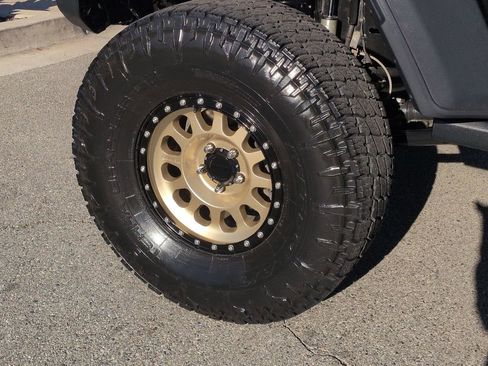 Certified 2020 Jeep Gladiator Sport w/ Quick Order Package 24S image 9