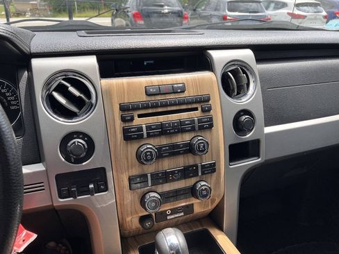 Used 2011 Ford F150 Lariat w/ Lariat Chrome Pkg AWD/4WD image 20