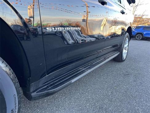 Certified 2023 Chevrolet Suburban Premier image 10