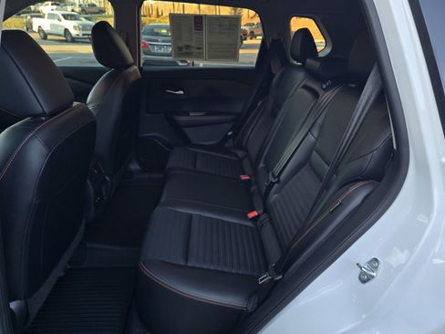 Certified 2025 Nissan Rogue SV AWD/4WD image 11
