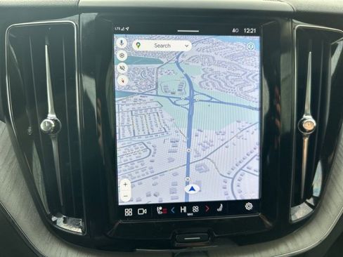 Certified 2025 Volvo XC60 B5 Plus image 22