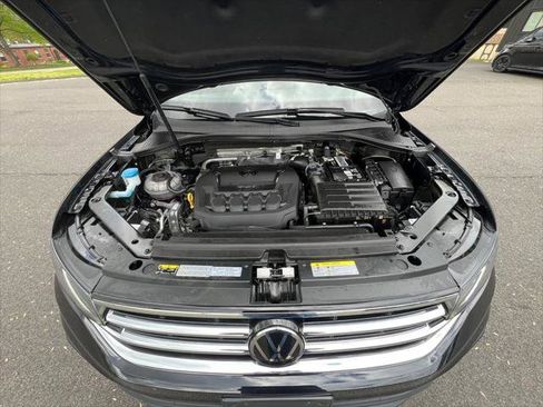 Certified 2022 Volkswagen Tiguan SE AWD/4WD image 17