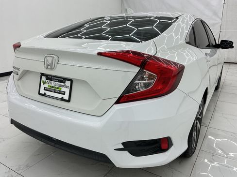 Used 2017 Honda Civic EX image 8