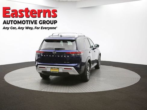 Used 2024 Nissan Pathfinder SL image 39